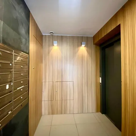 K22 Postepu 10 Aparts Varšava